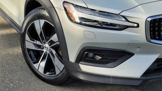 2020 Volvo V60 Cross Country