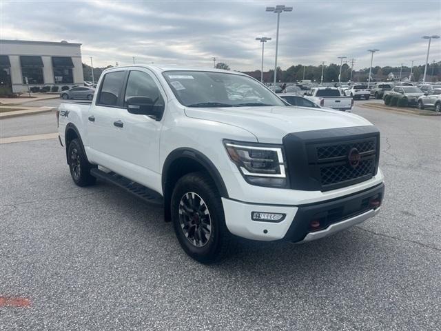 2024 nissan titan pro-4x