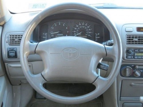 1999 toyota corolla le in new hampshire