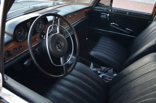 1972 mecedes 280se 4.5 v-8