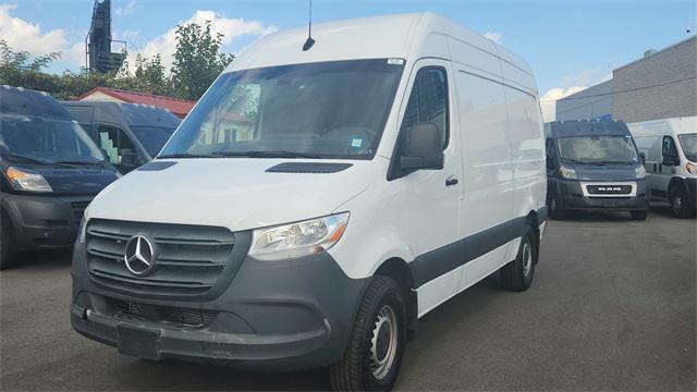 2022 mercedes-benz sprinter 2500 standard roof
