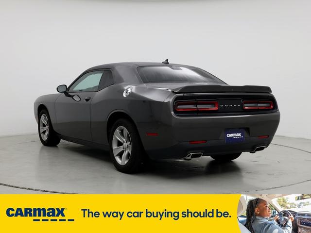 2019 dodge challenger sxt