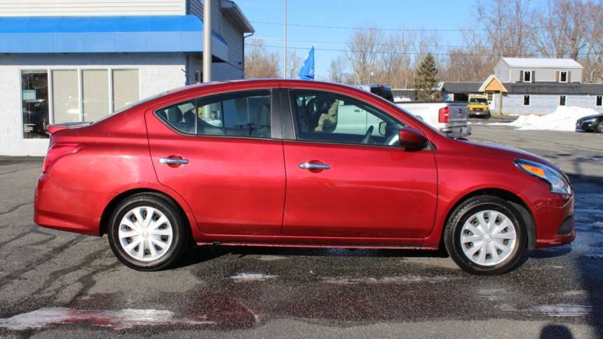 2019 nissan versa sv