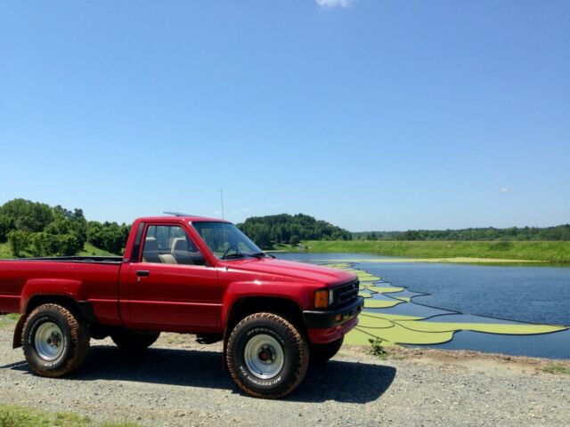 1986 toyota 4x4 pickup - 22r - 59,400 actual miles - always nc truck