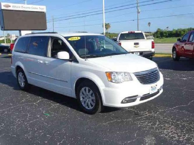 2014 chrysler town & country touring in pinellas park, fl