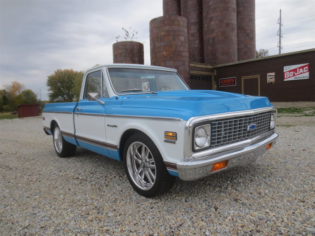 chevrolet c10 blue/white