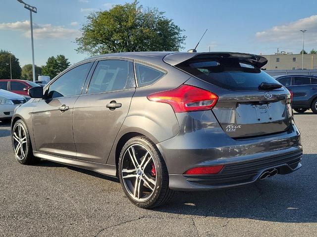 2018 ford focus st base