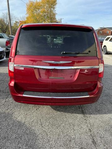 2013 chrysler town & country touring-l