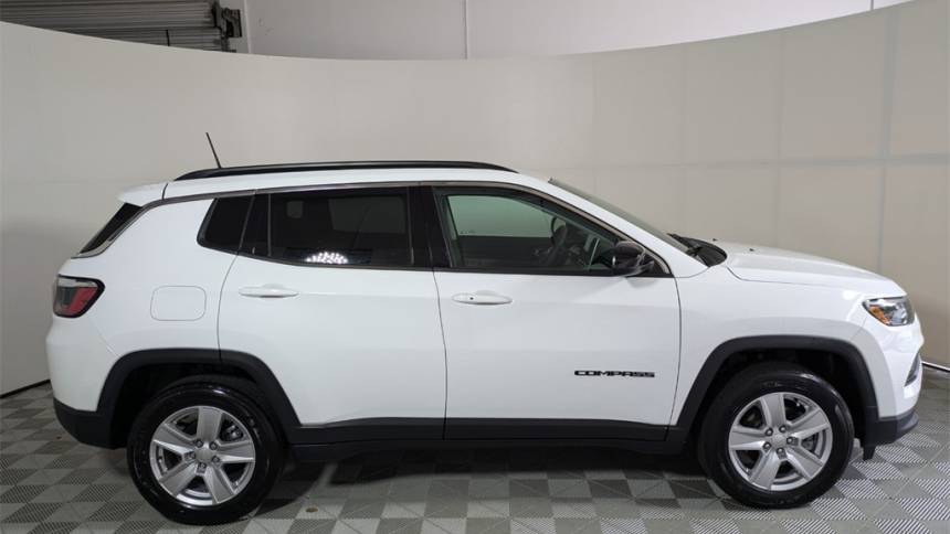 2022 jeep compass latitude