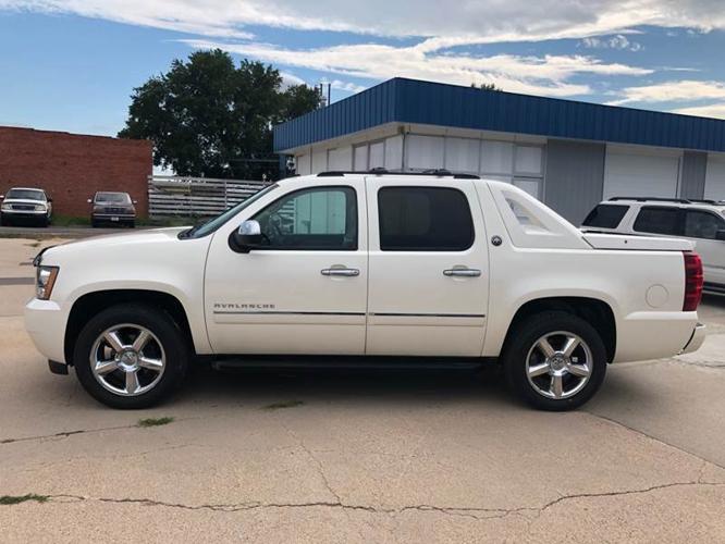 used 2013 chevrolet avalanche 4x4 ltz holdrege, ne 68949 for sale in holdrege, nebraska