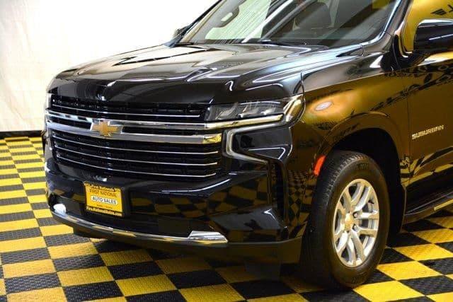 2022 chevrolet suburban lt in seattle, washington
