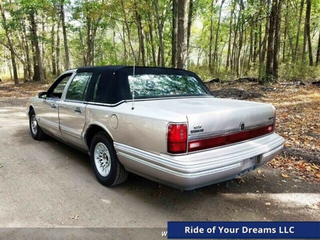 gold lincoln town car with 214,329 miles available now!