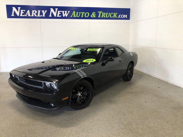 2014 dodge challenger sxt