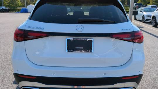 2025 Mercedes-Benz GLC