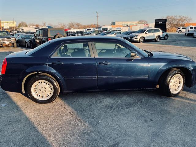 2005 chrysler 300 base