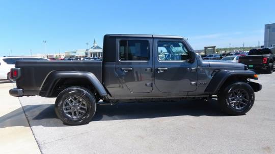 2024 Jeep Gladiator