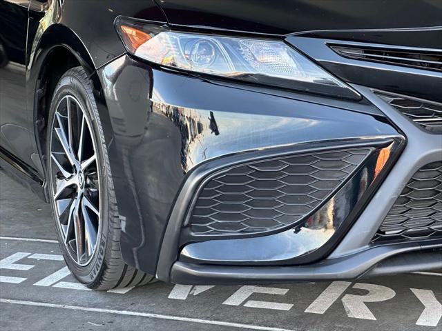 2022 toyota camry se