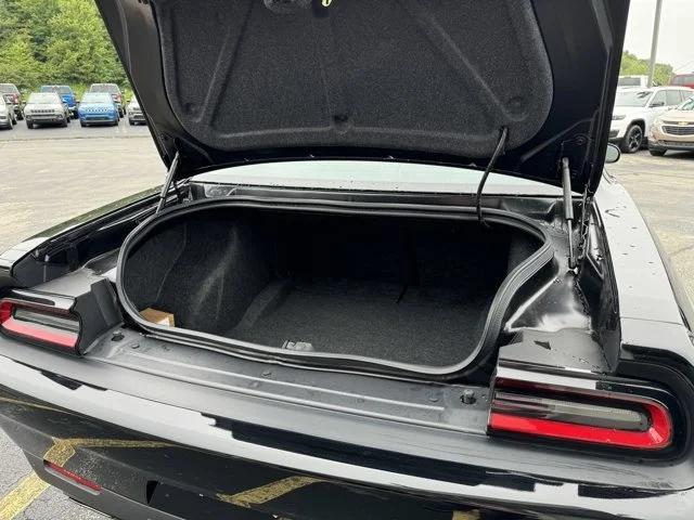 2023 dodge challenger sxt