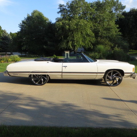 1974 caprice classic***donk***24" wheels***4x4 big block***white on white