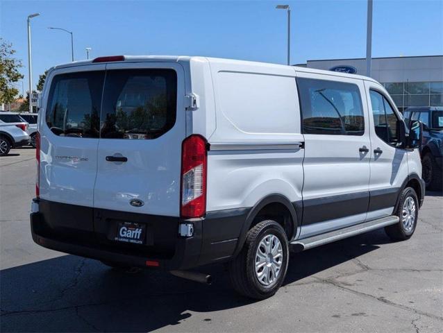 2022 ford transit-250 base