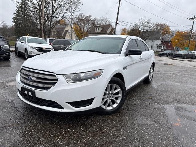 2013 ford taurus se