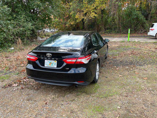 2019 toyota camry le