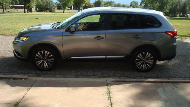 2019 mitsubishi outlander es