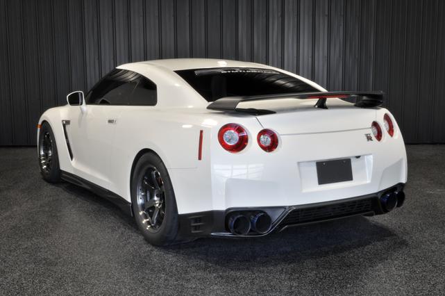 2014 nissan gt-r black edition