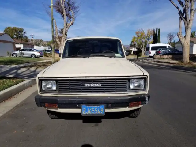 1984 mazda b2000 long bed with snugtop shell