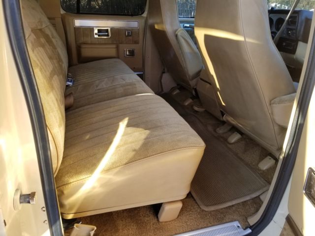 1986 chevrolet k20 suburban 4x4 83000 actual miles
