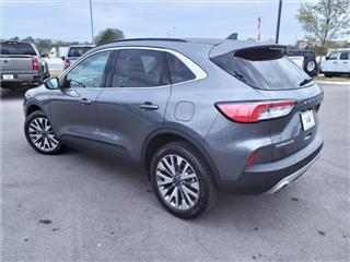 2022 Ford Escape titanium