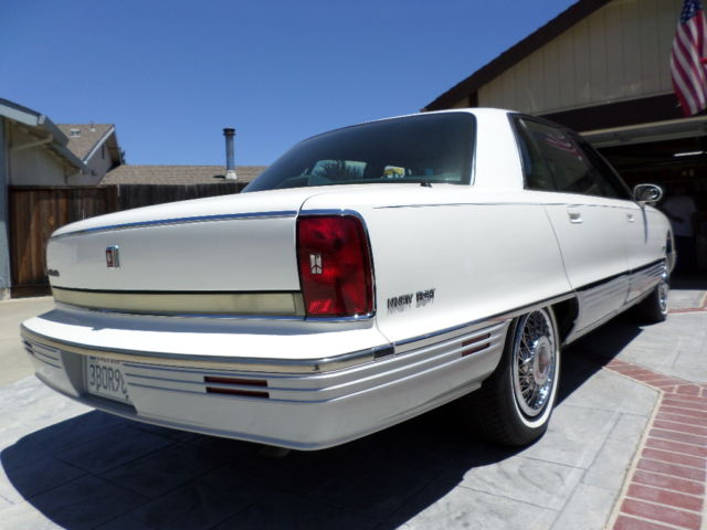 92 oldsmobile 98 white/blue cloth interior
