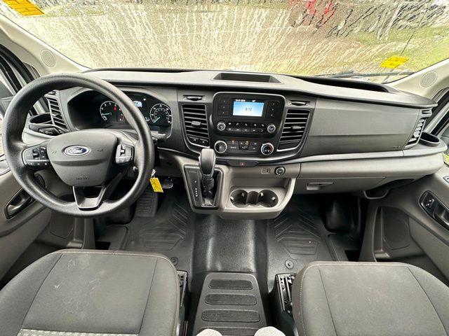 2022 ford transit-250 base