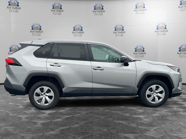 2022 toyota rav4 le