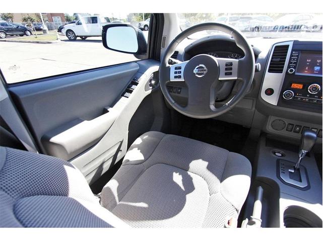 2020 nissan frontier sv