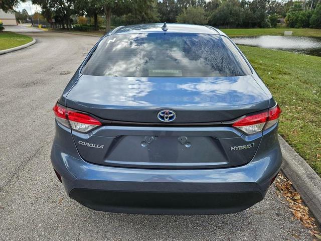 2023 toyota corolla hybrid le