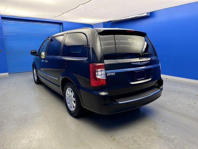 2016 chrysler town & country touring