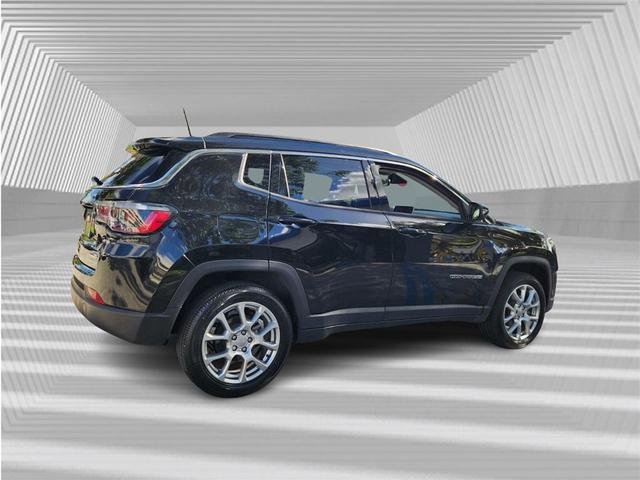 2022 jeep compass latitude lux