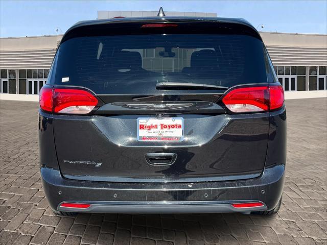 2020 chrysler pacifica touring