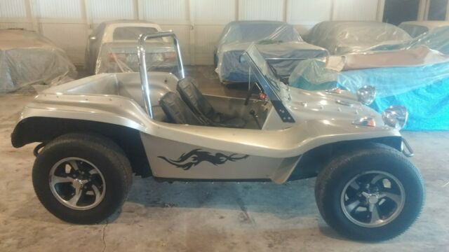 1969 volkswagon dune buggy with top and side curtains