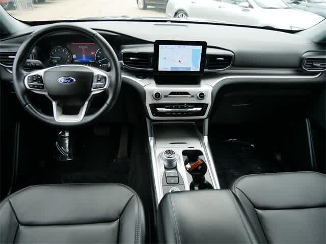 2022 ford explorer xlt