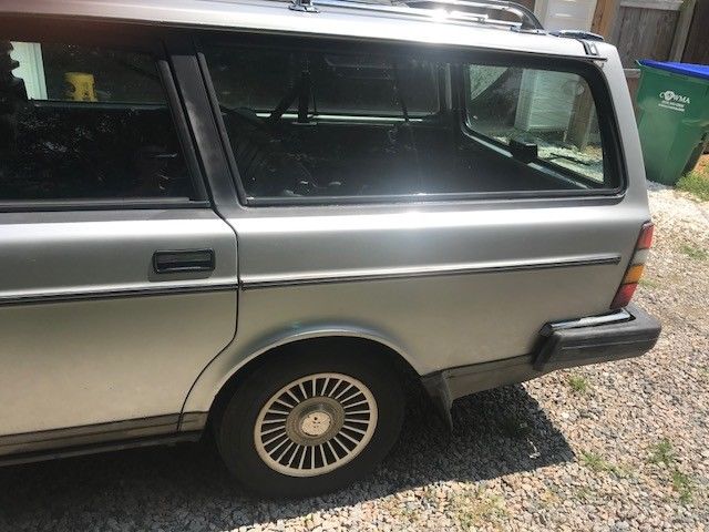 1988 volvo 240 wagon- only 198k- no reserve
