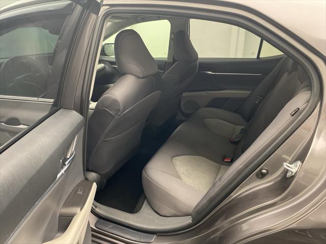 2022 toyota camry le