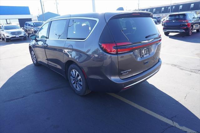 2022 chrysler pacifica hybrid touring l