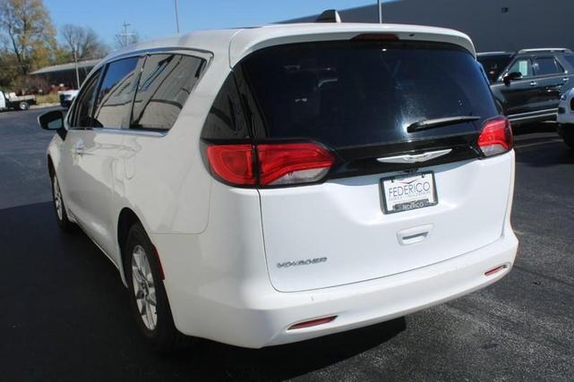2022 chrysler voyager lx