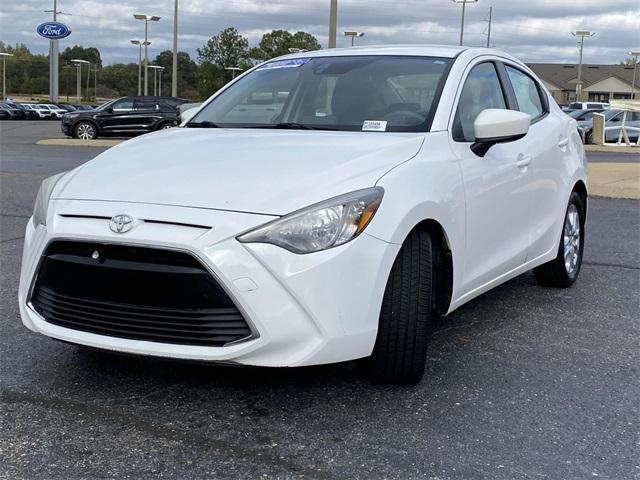 2017 toyota yaris ia base