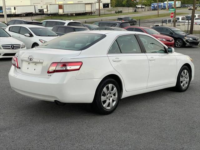 2011 toyota camry le