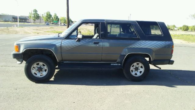 1987 toyota 4 runner 4x4 **rare** hard to find
