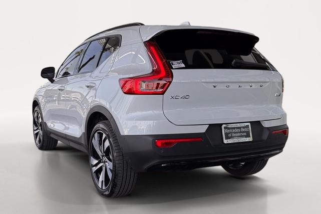 2024 volvo xc40 b5 ultimate dark theme
