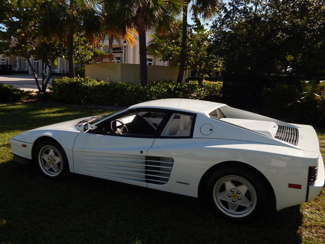 ferrari testarossa 1988 white over white